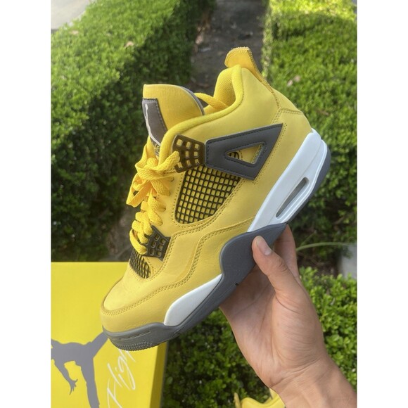 Size 8.5 - Jordan 4 Retro Mid Lightning